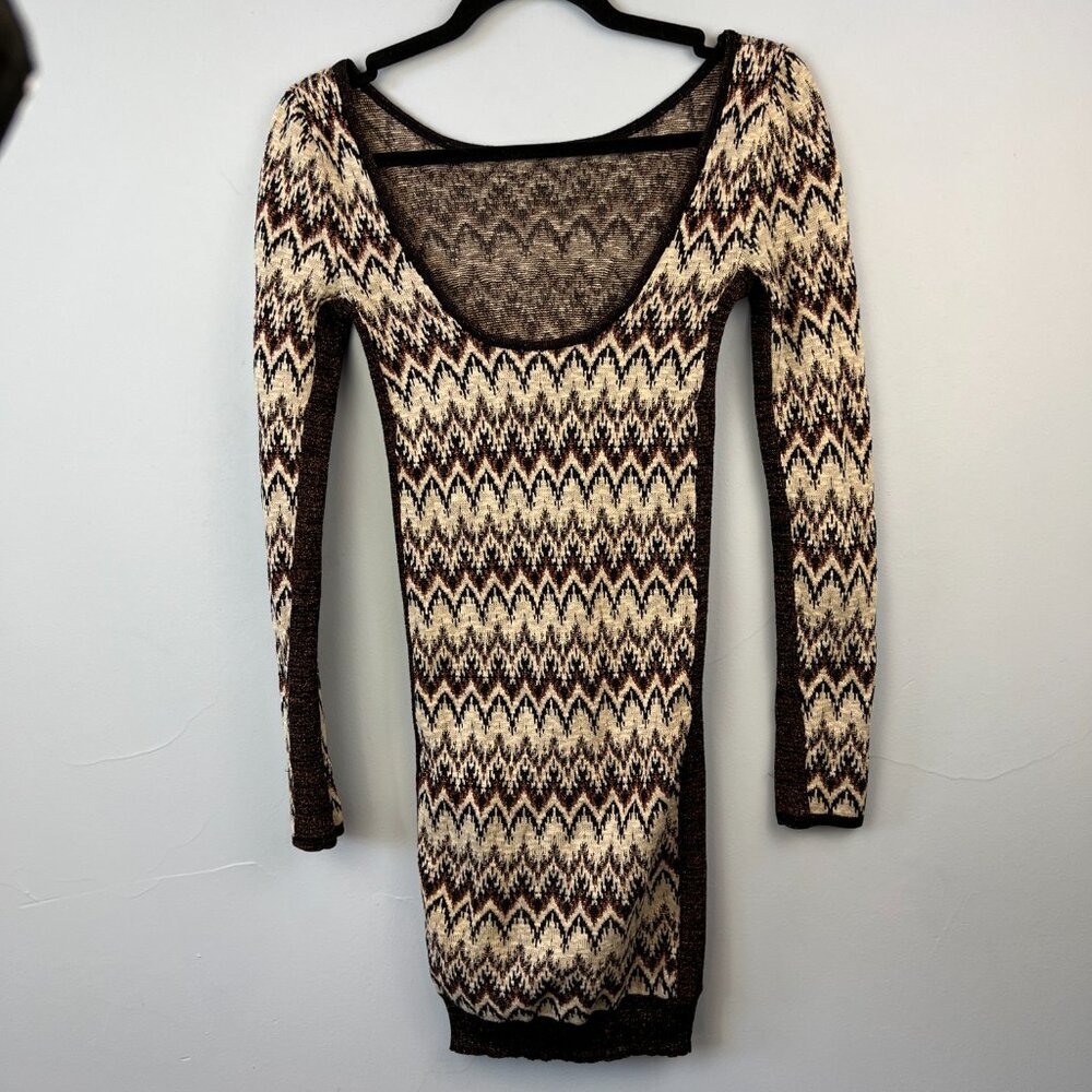 Womens Zigzag Knit Long Sleeve Scoop-Back Dress - Black & White - Picture 7 of 8